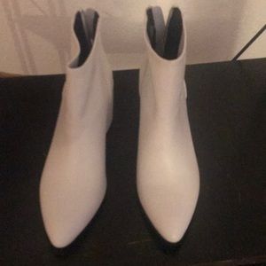 Aqua white boots size 8